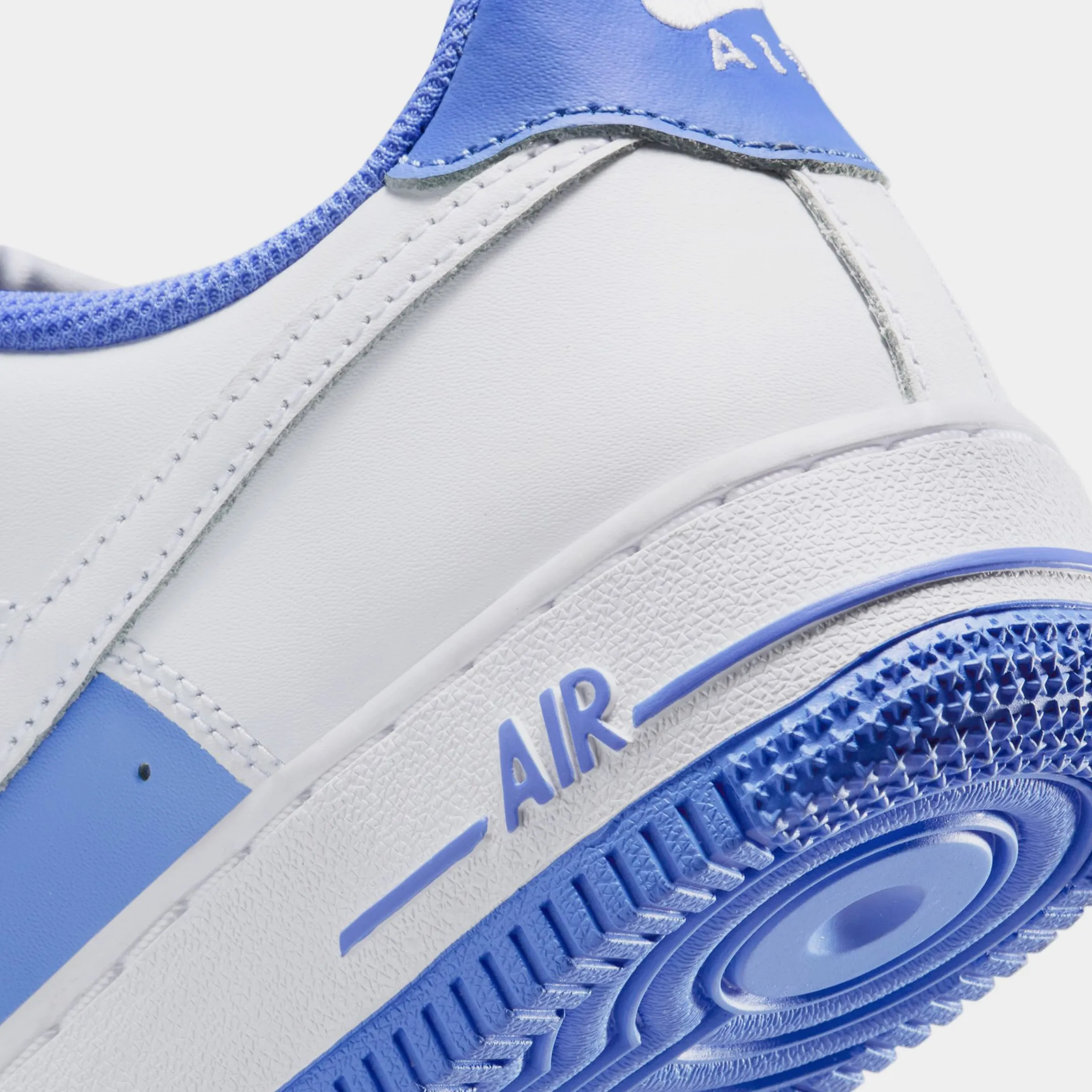 Air Force 1 Low Grade School Lifestyle Shoes (White/Light Blue)