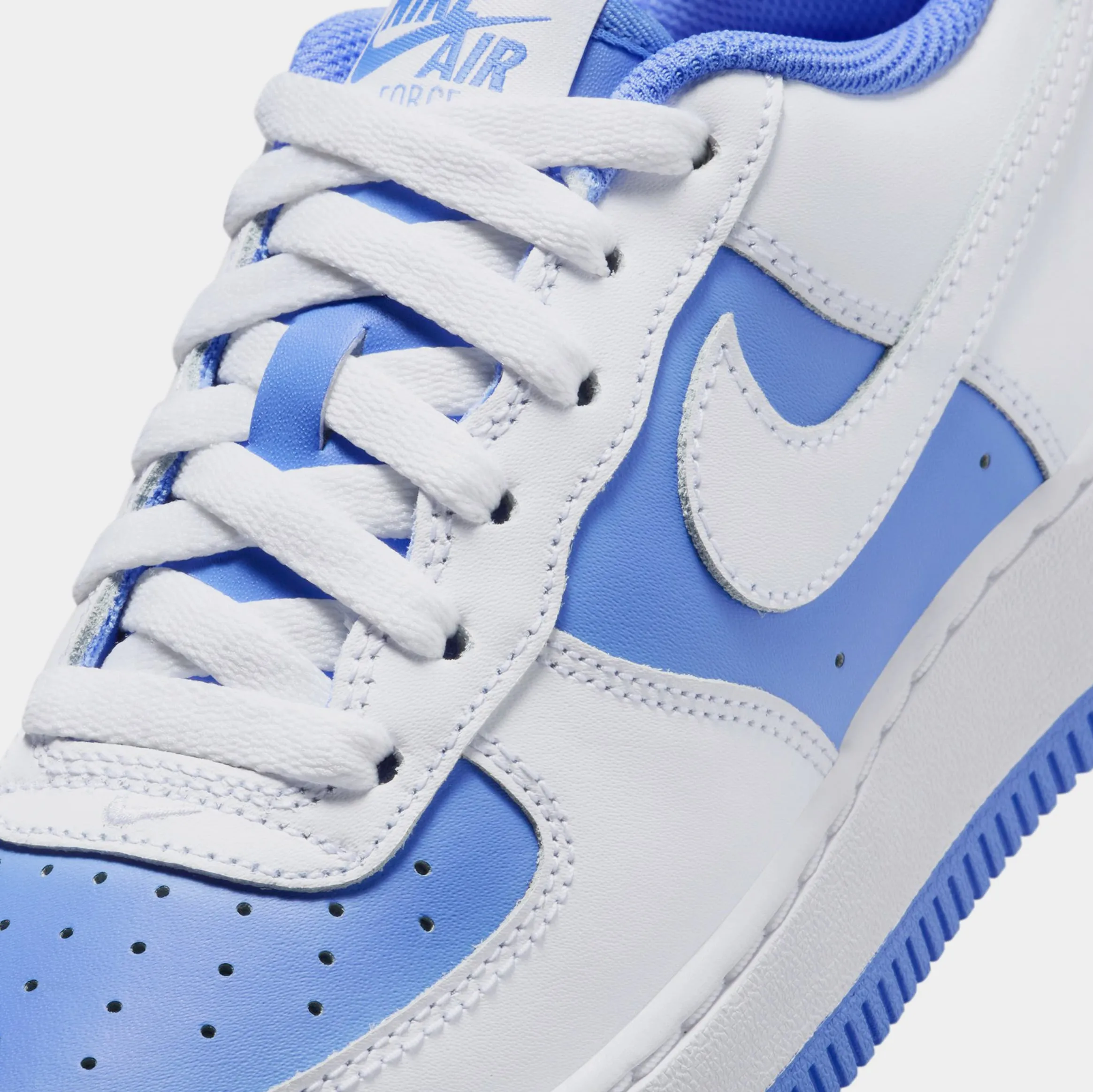 Air Force 1 Low Grade School Lifestyle Shoes (White/Light Blue)