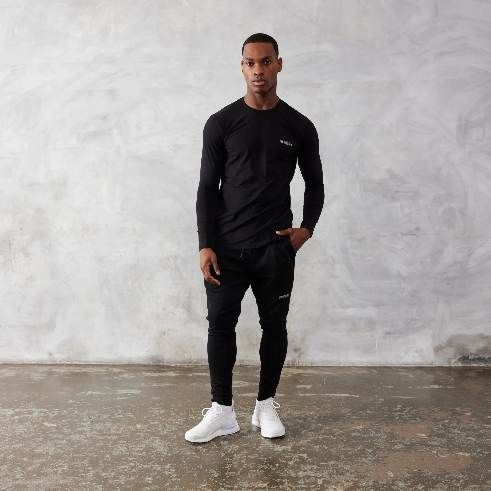 Vanquish Essential Black Tapered Fit Sweatpants